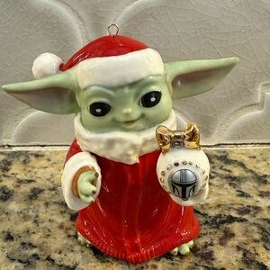 Lenox Star Wars Mandalorian baby Grogu  Figurine ornament